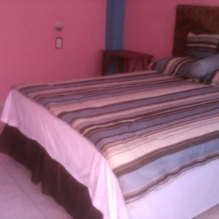 La Delphina Bed And Breakfast Bar And Grill-2